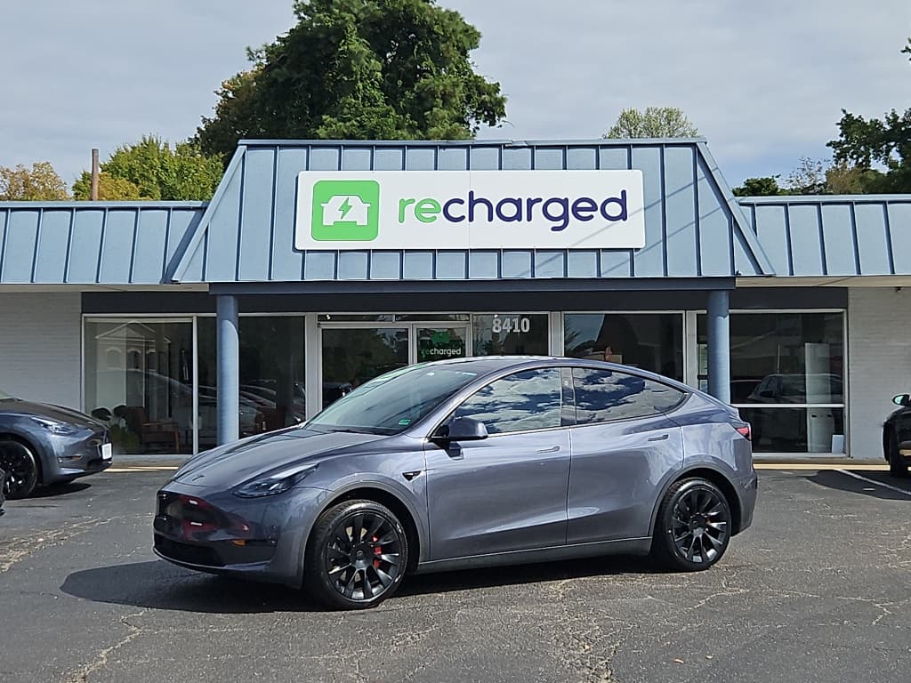 2023 Tesla Model Y view 33