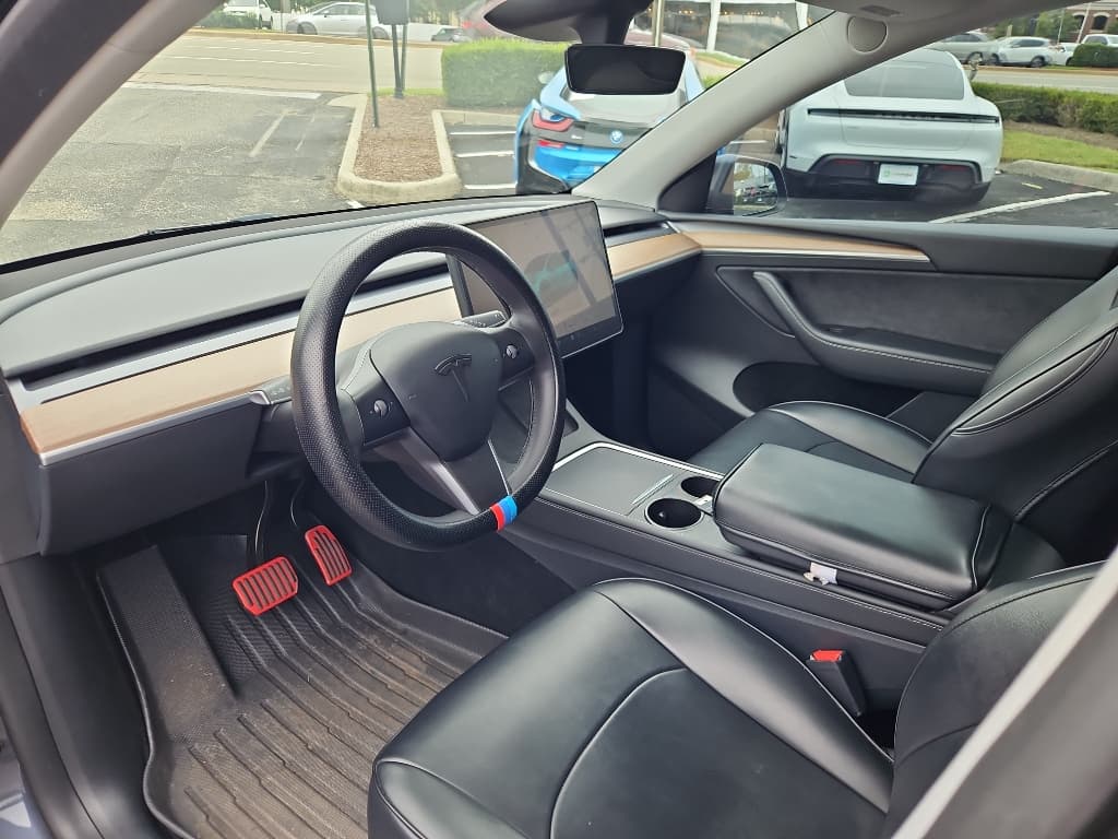 2023 Tesla Model Y view 6