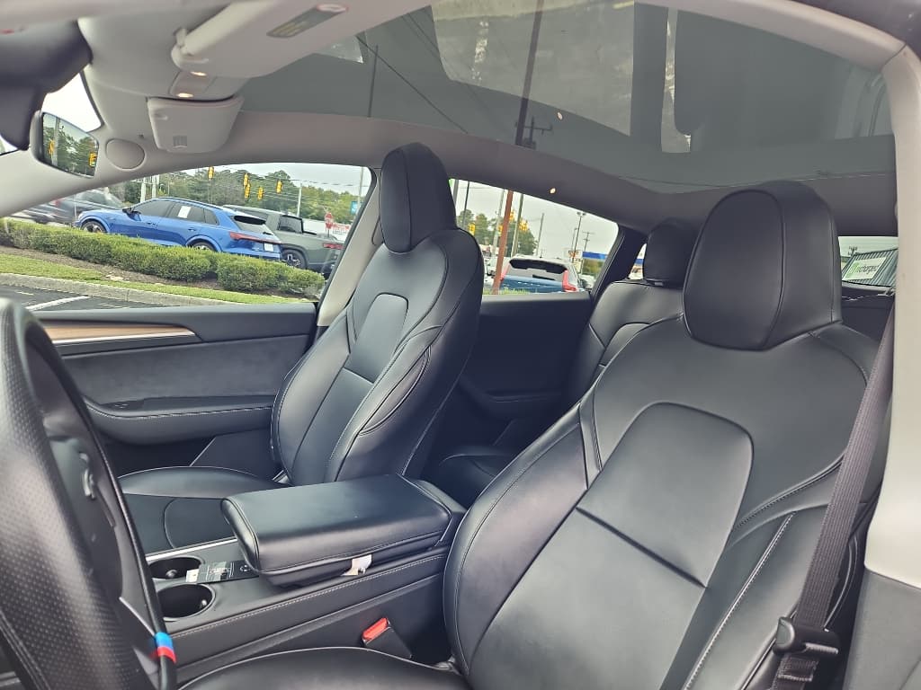 2023 Tesla Model Y view 7