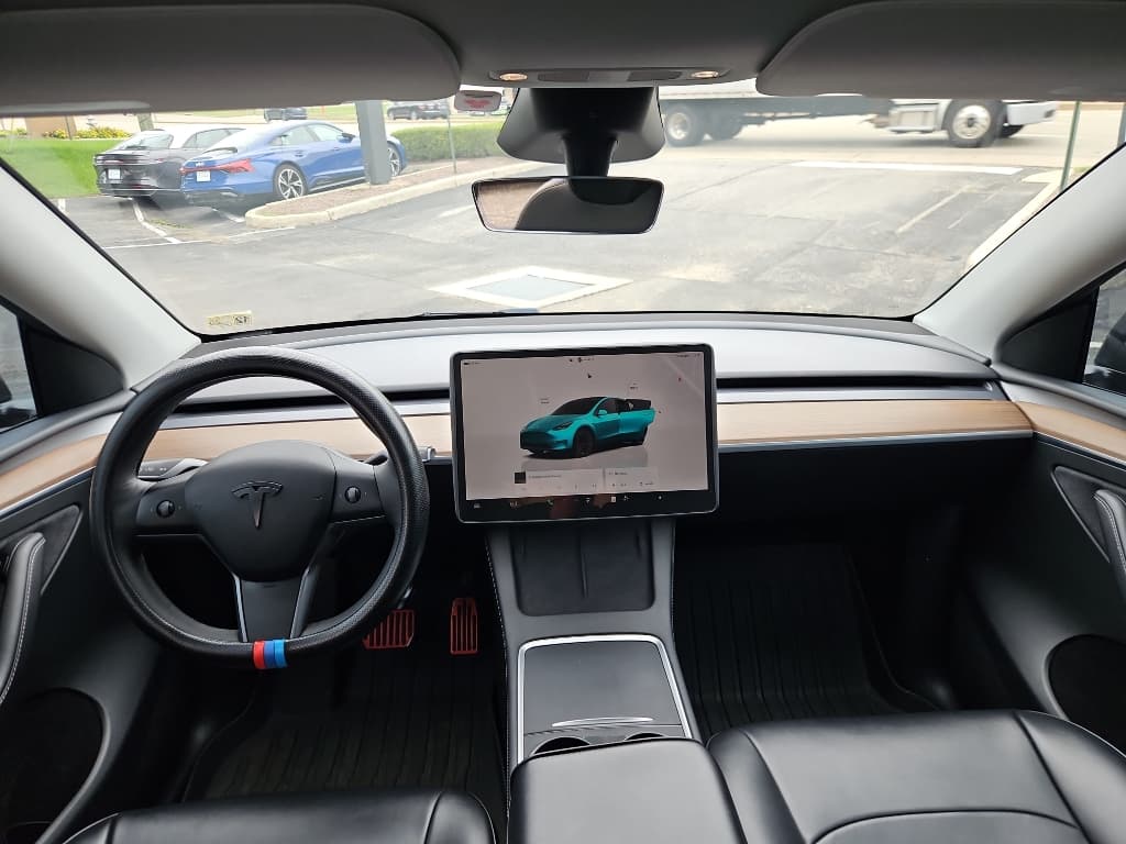 2023 Tesla Model Y view 9