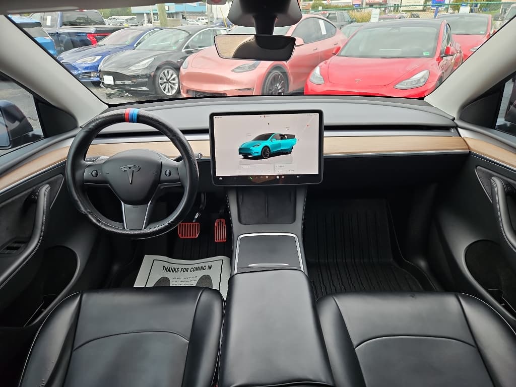 2023 Tesla Model Y view 13