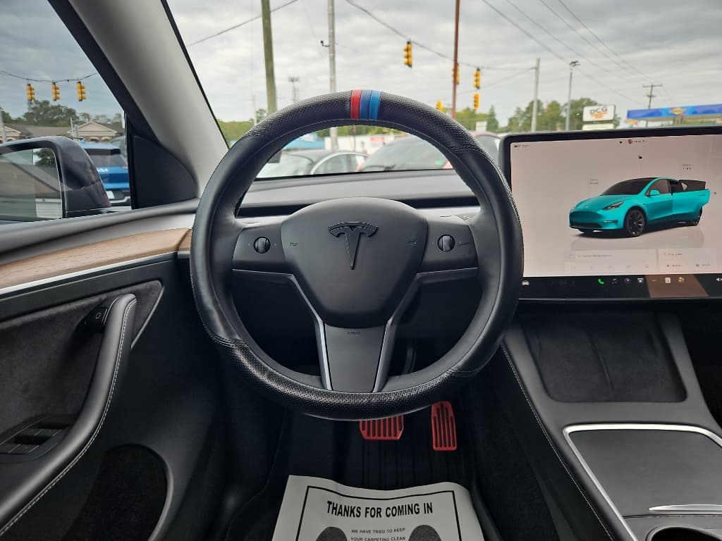 2023 Tesla Model Y view 6