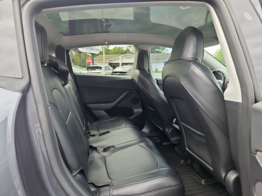 2023 Tesla Model Y view 19
