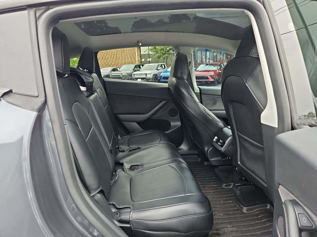 2023 Tesla Model Y view 18