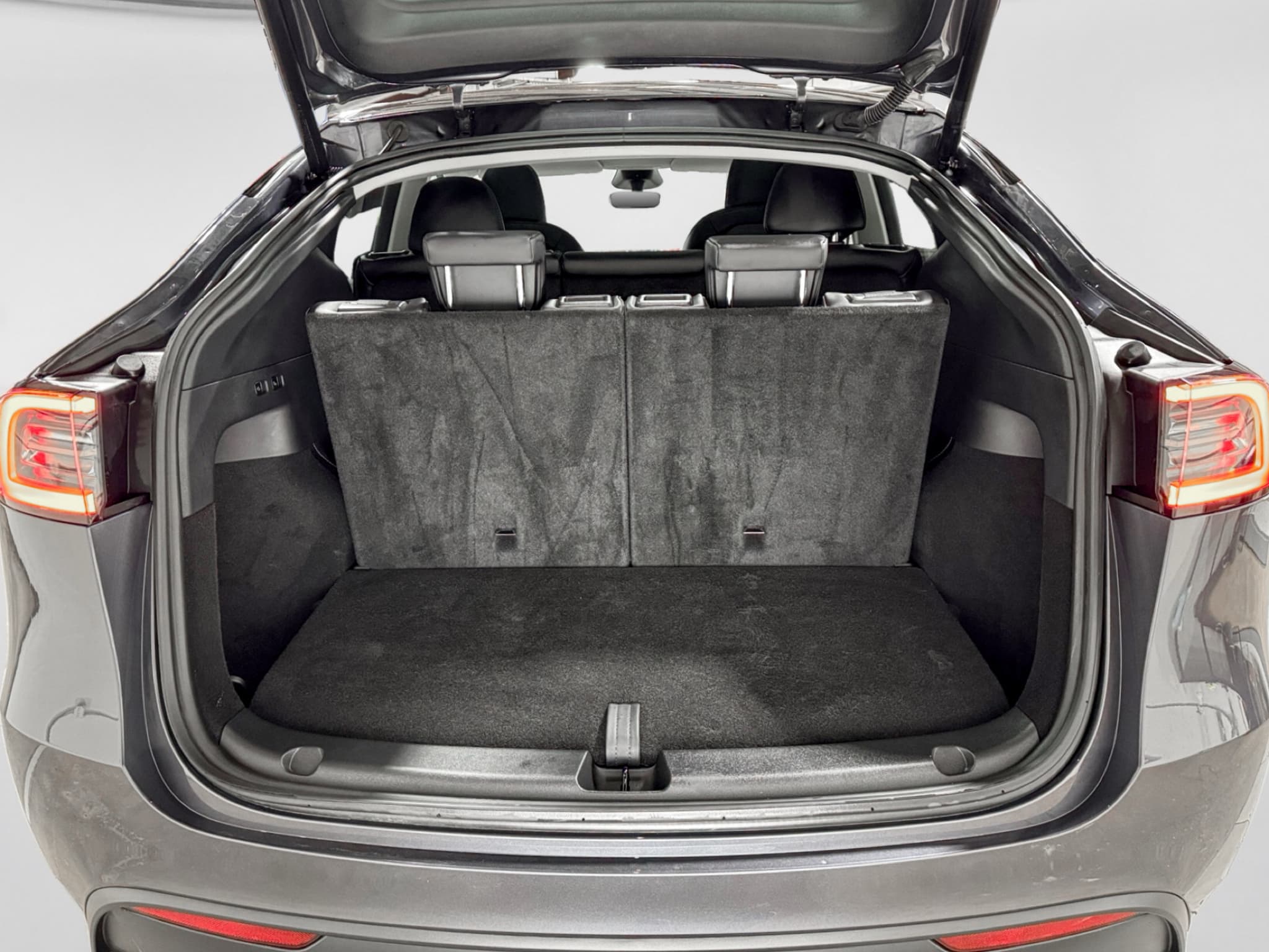 2023 Tesla Model Y view 26