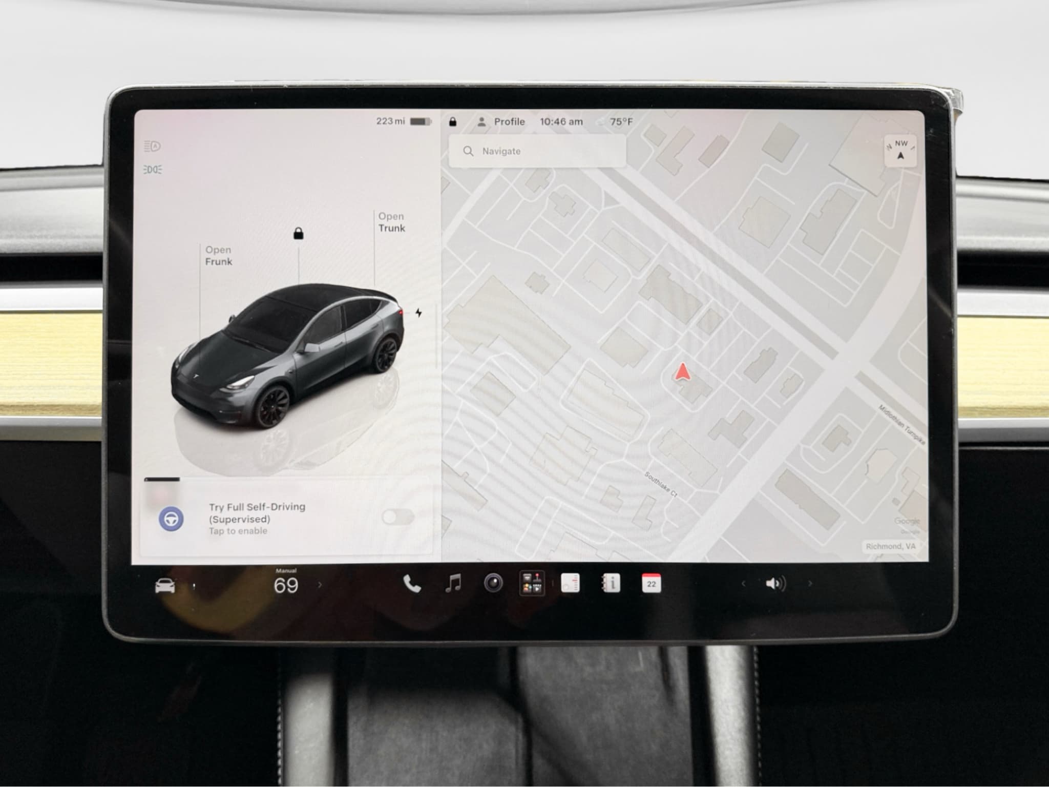 2023 Tesla Model Y view 10