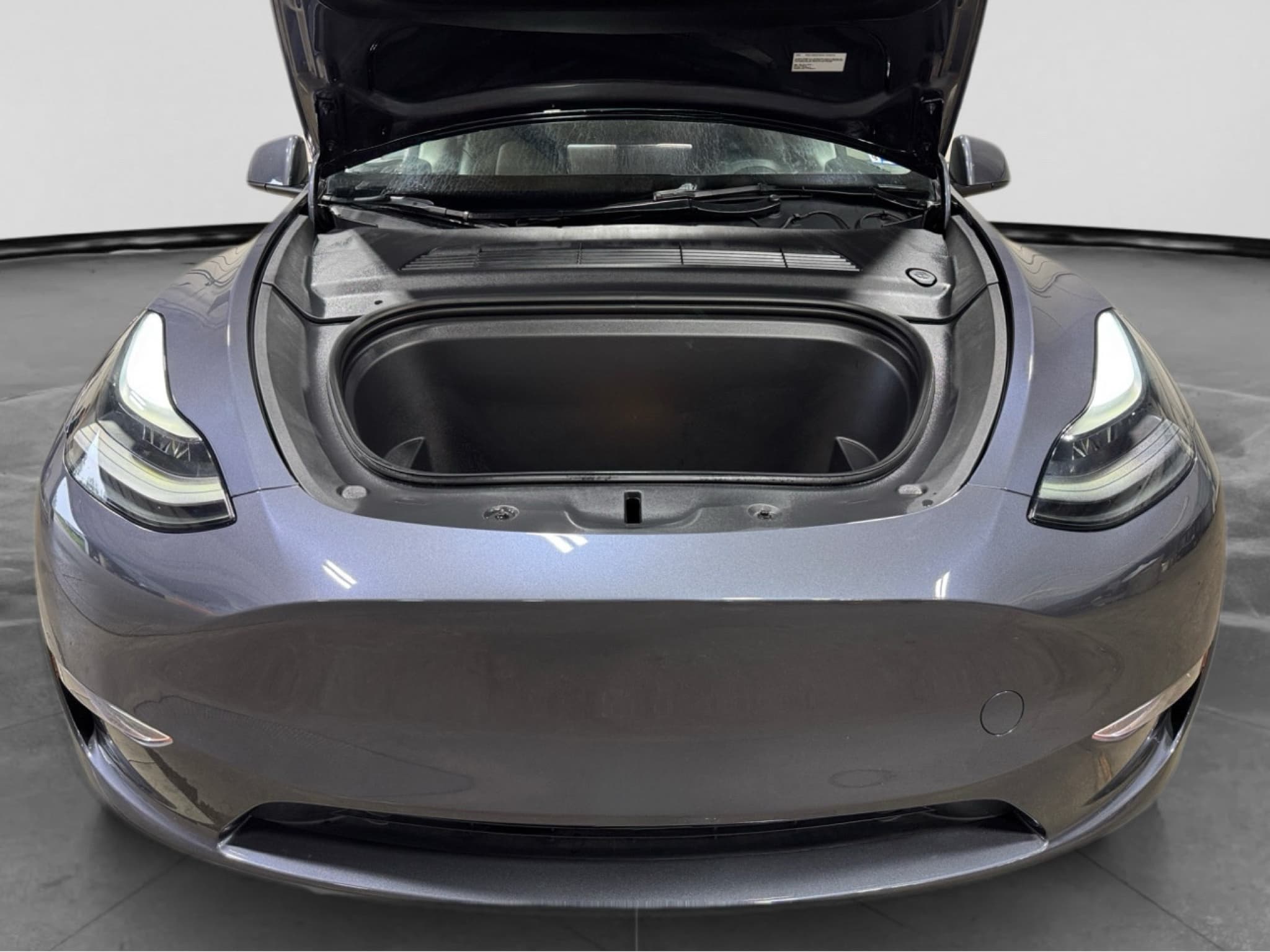 2023 Tesla Model Y view 24