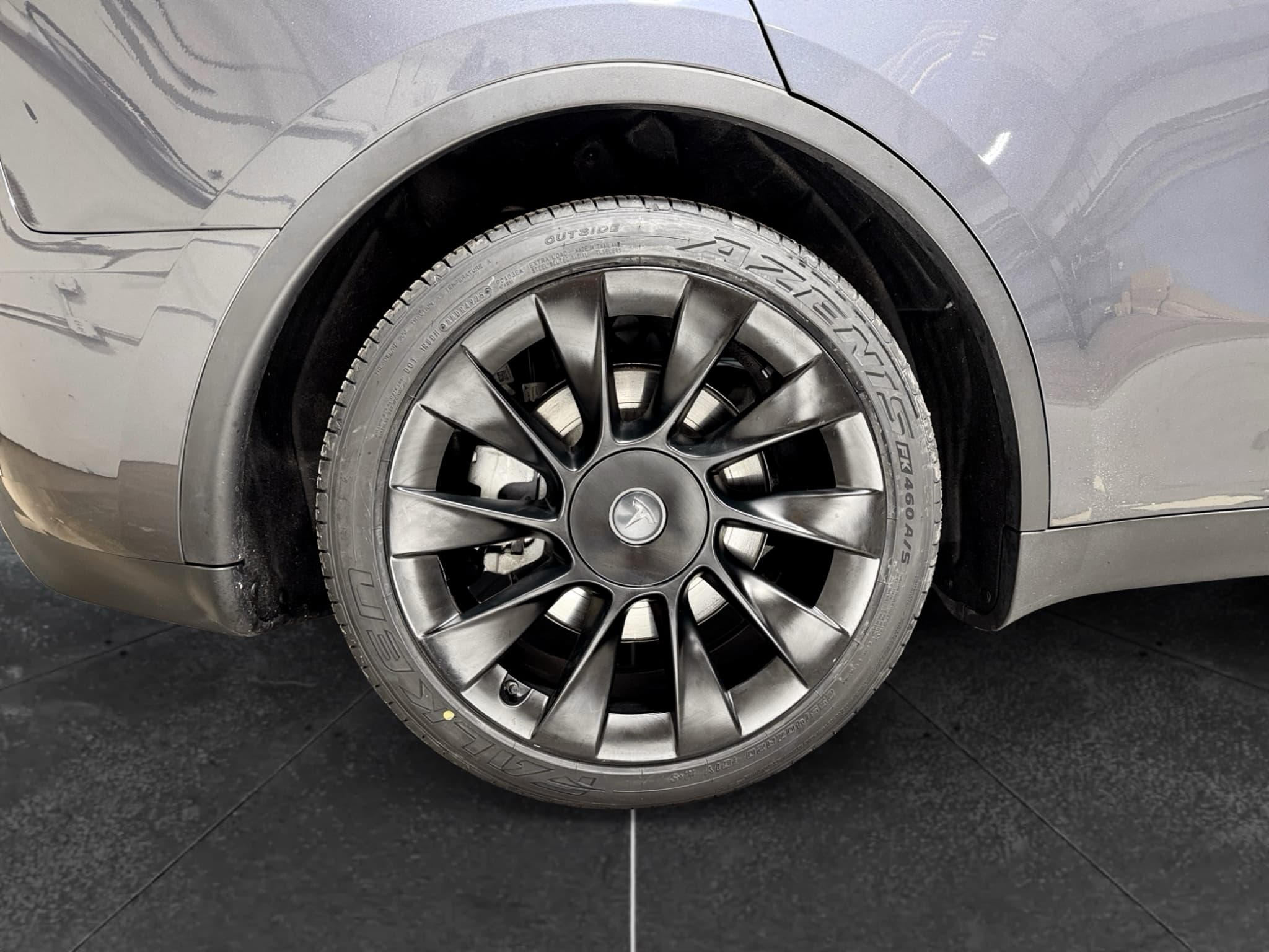 2023 Tesla Model Y view 34