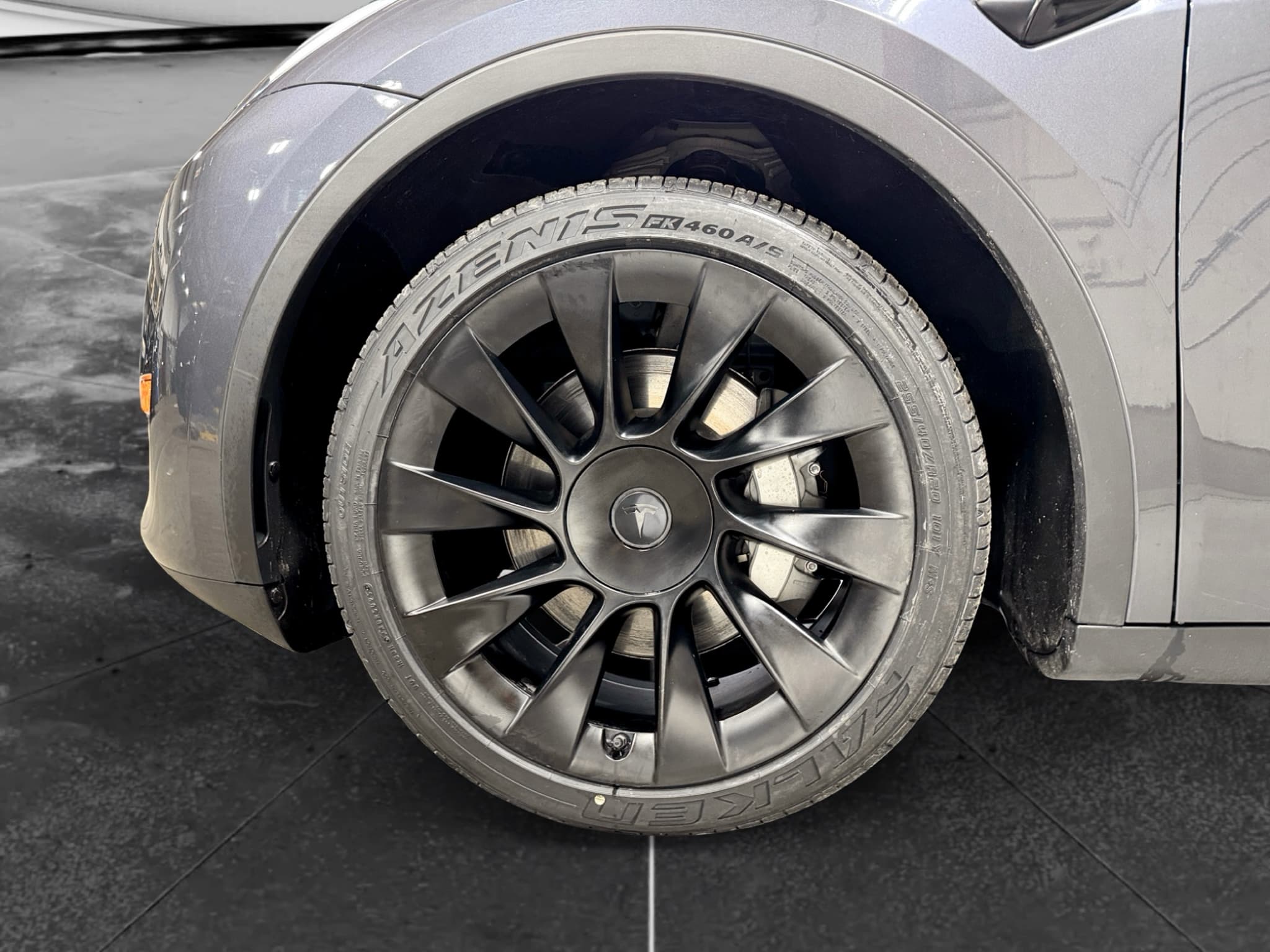2023 Tesla Model Y view 30