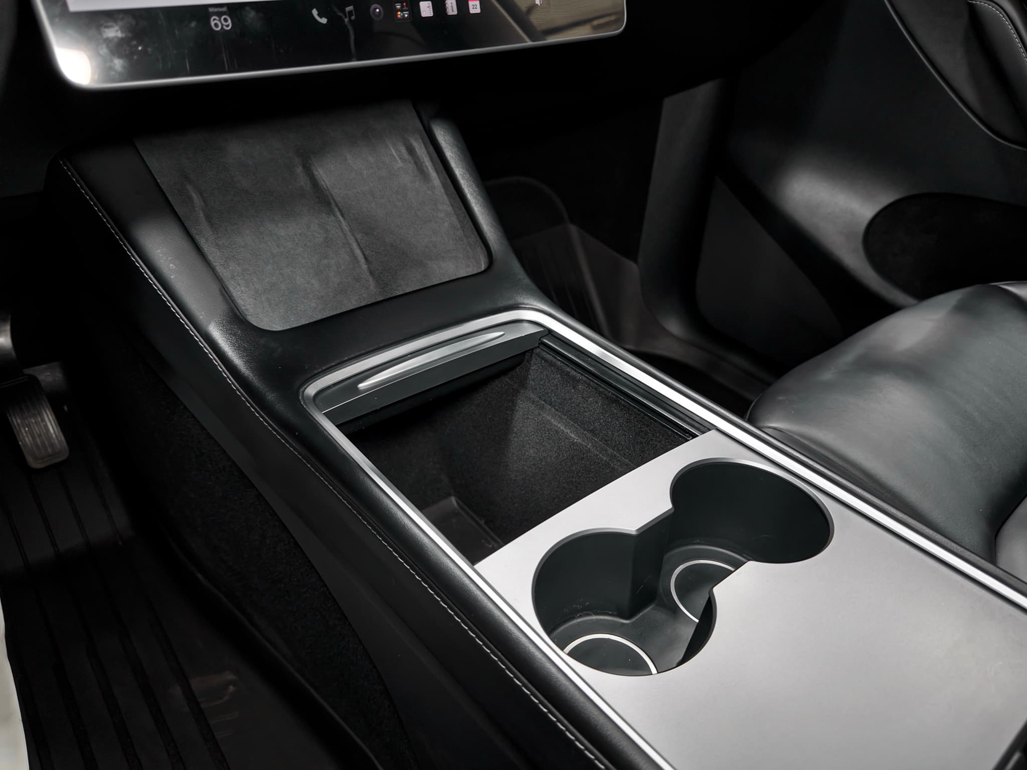 2023 Tesla Model Y view 18