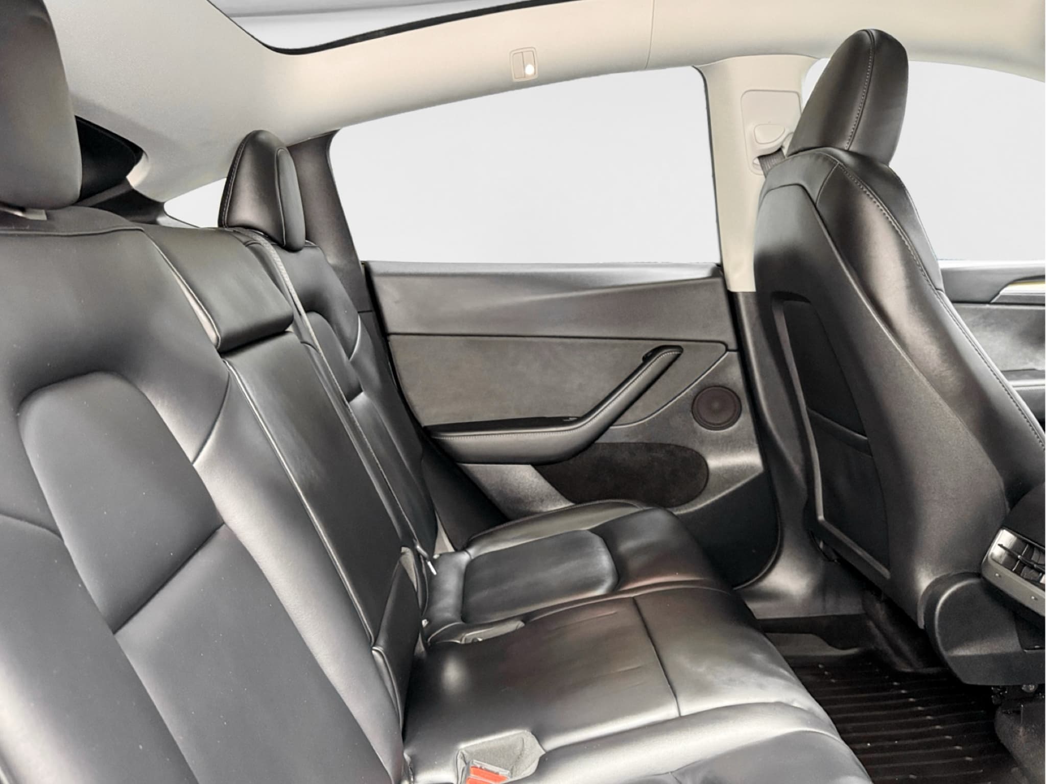 2023 Tesla Model Y view 21