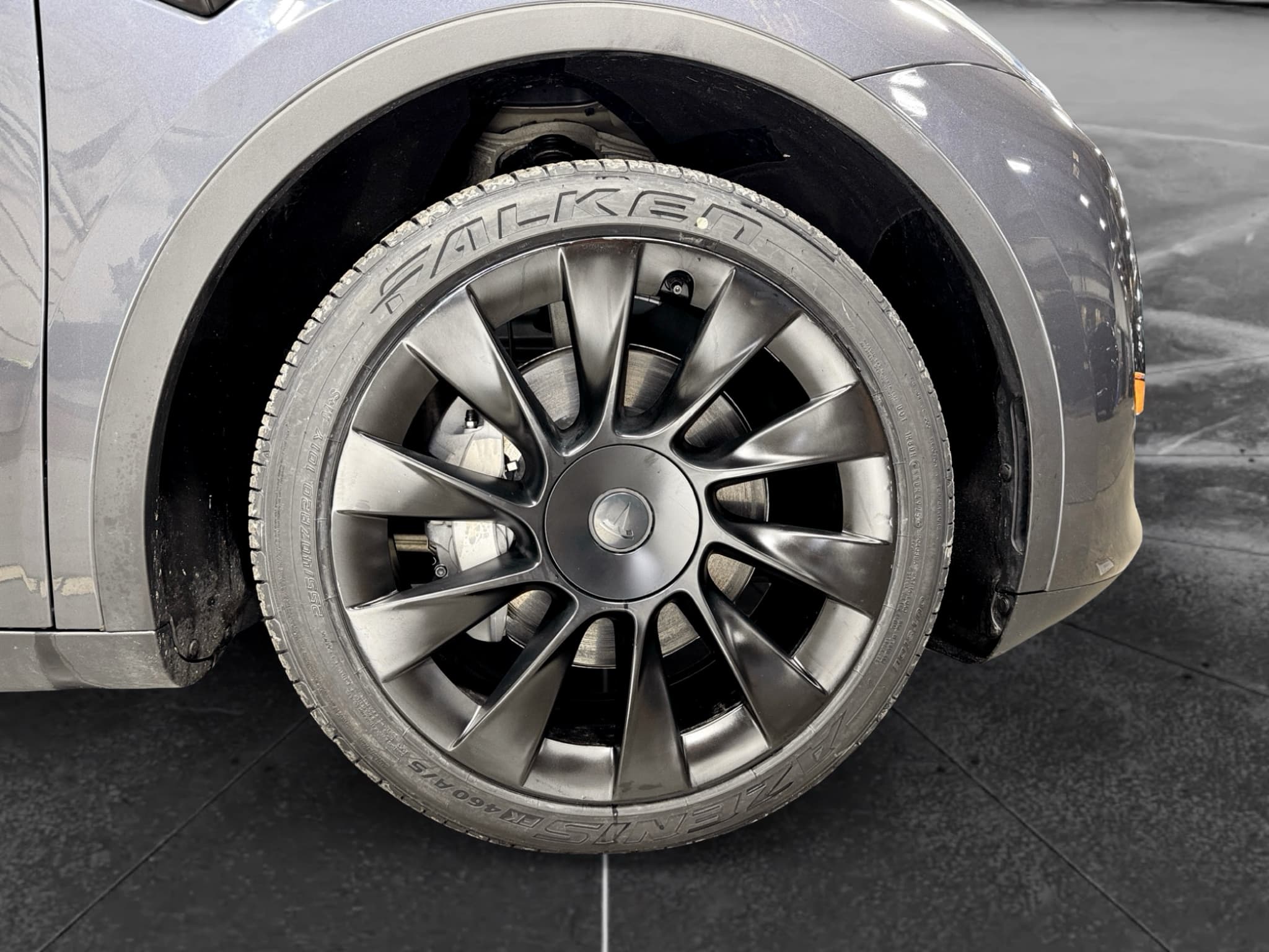 2023 Tesla Model Y view 36