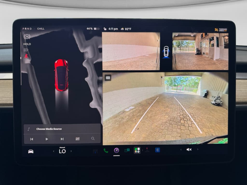 2023 Tesla Model Y view 14