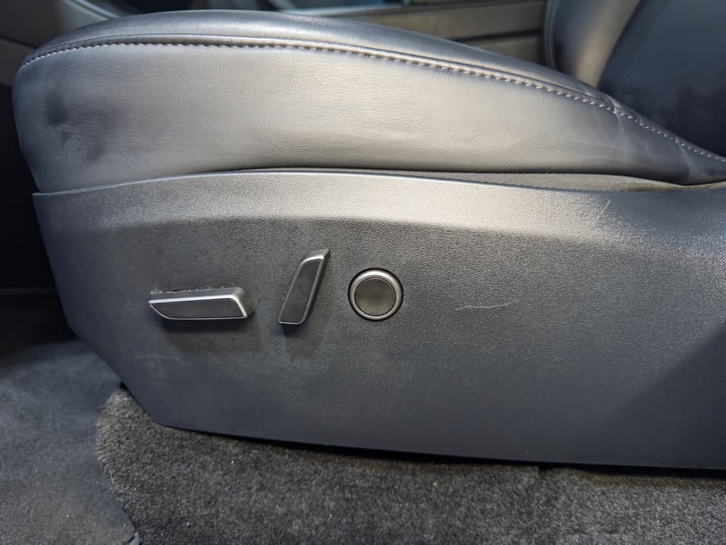 2023 Tesla Model Y view 6