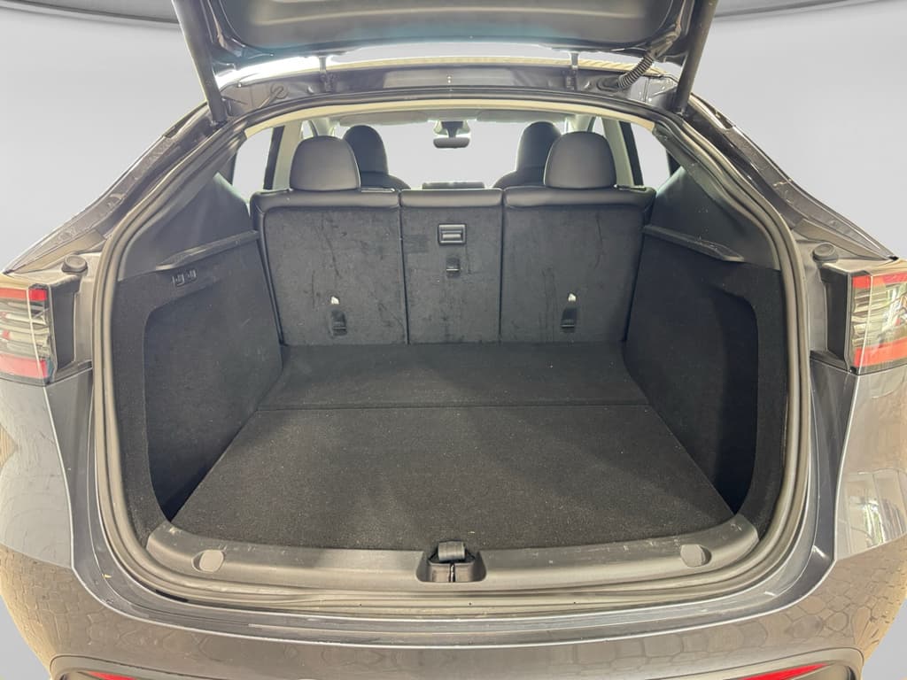 2023 Tesla Model Y view 26