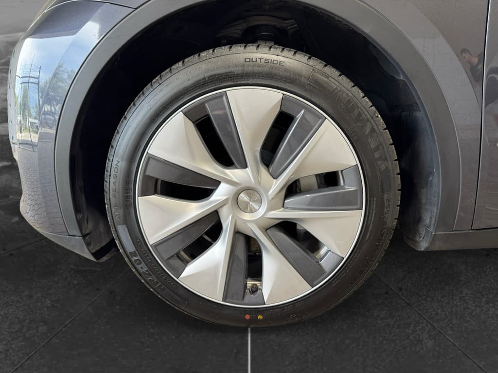 2023 Tesla Model Y view 30