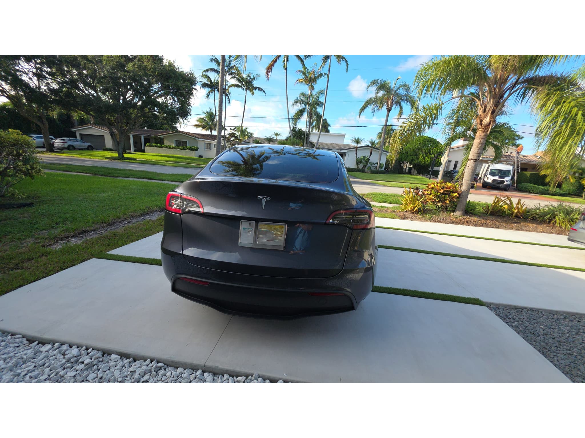 2023 Tesla Model Y view 6