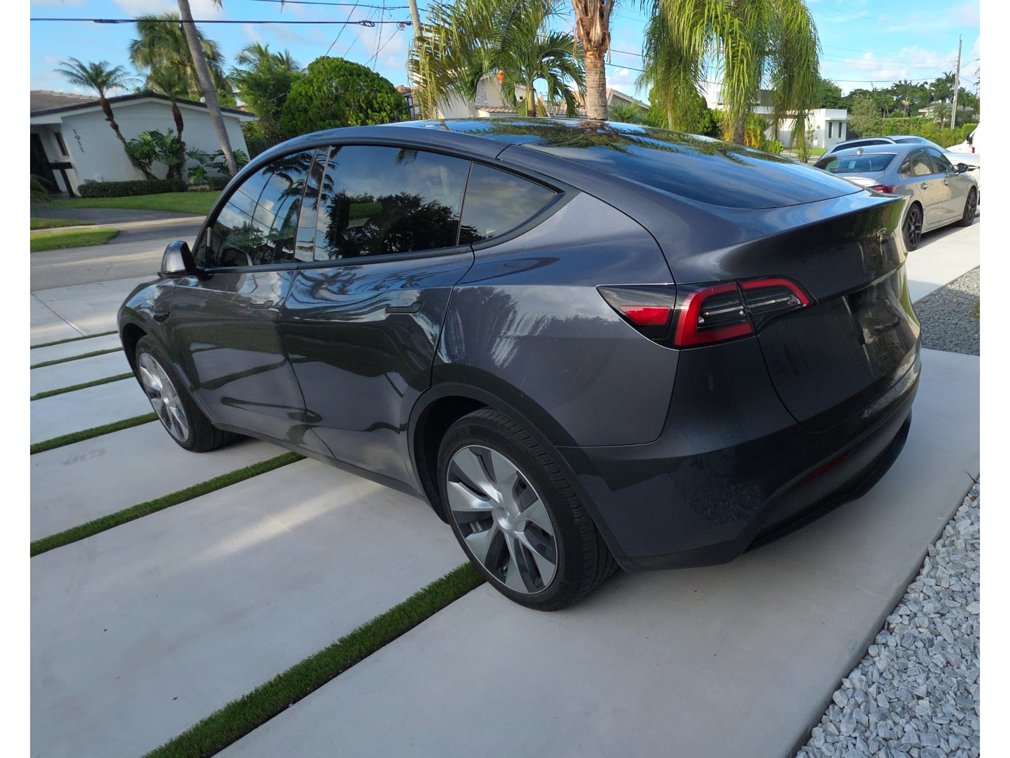 2023 Tesla Model Y view 7