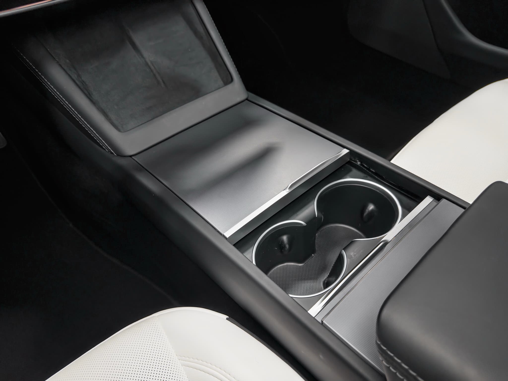 2025 Tesla Model 3 view 18