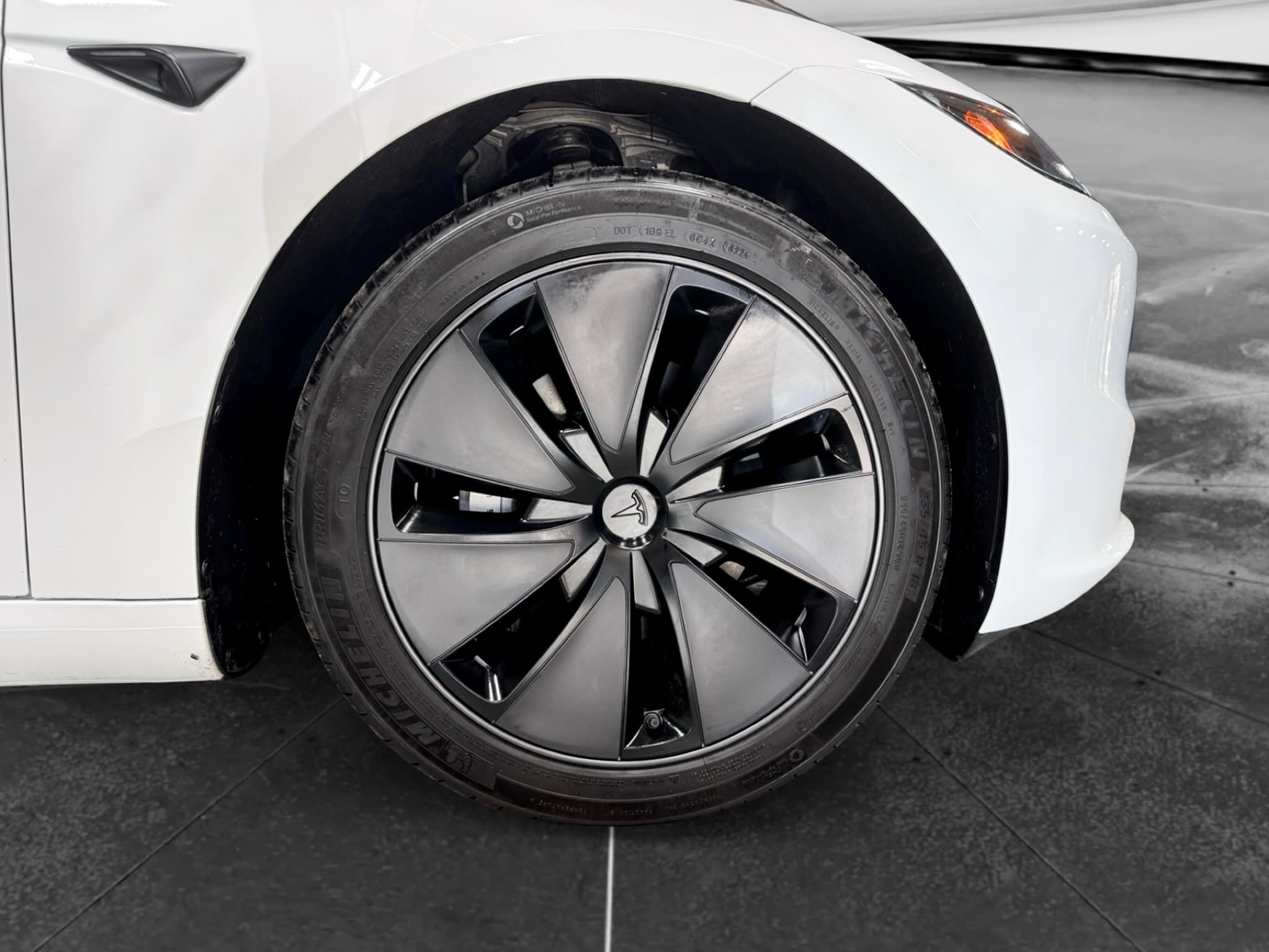 2025 Tesla Model 3 view 36