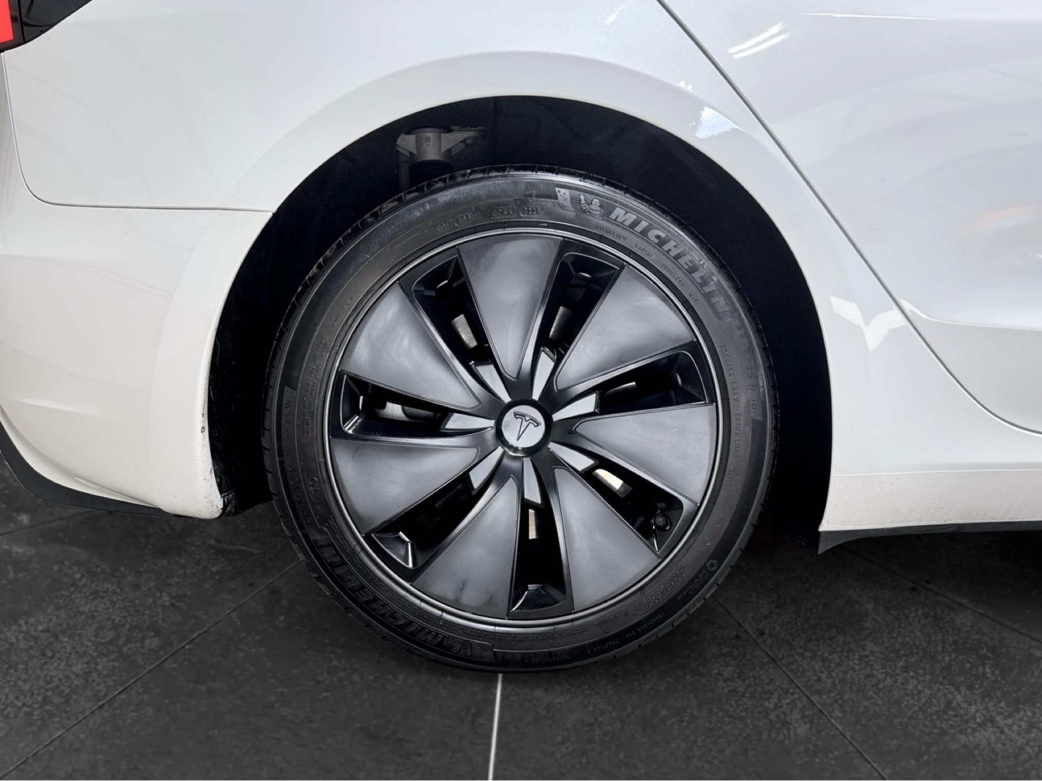 2025 Tesla Model 3 view 34