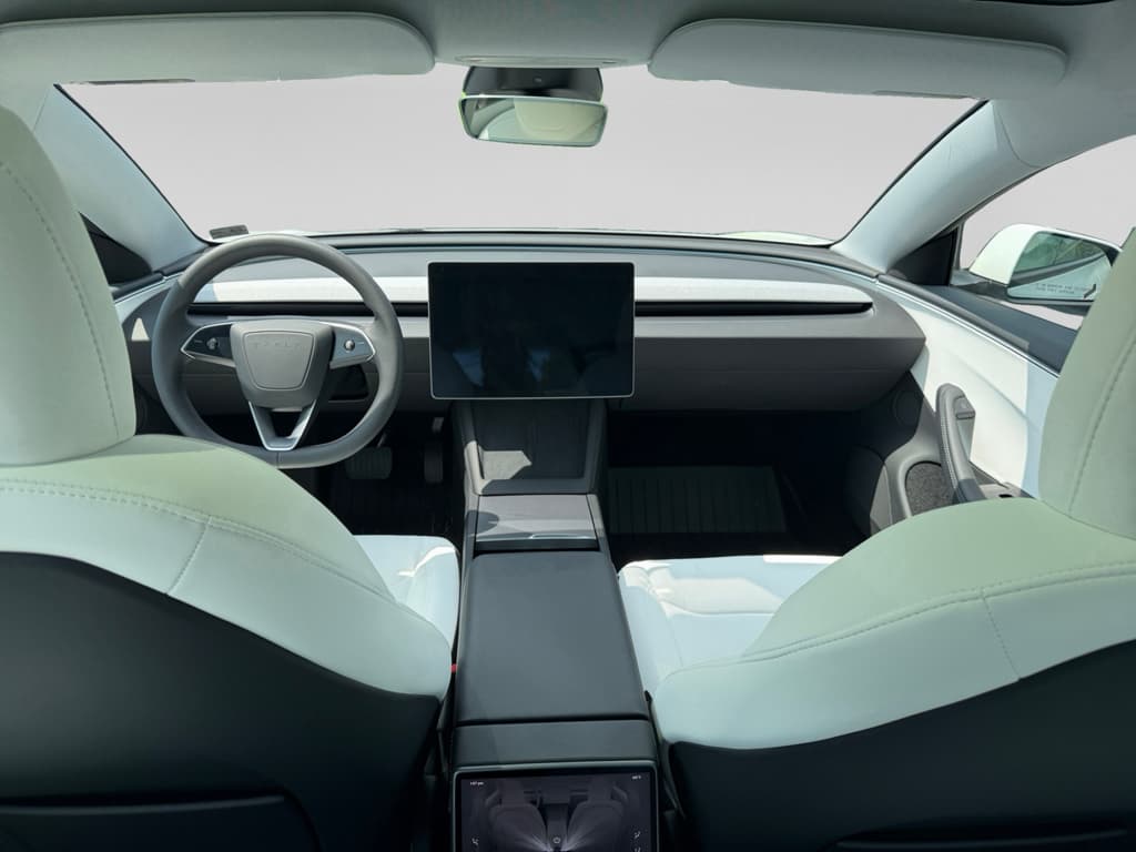 2025 Tesla Model 3 view 7