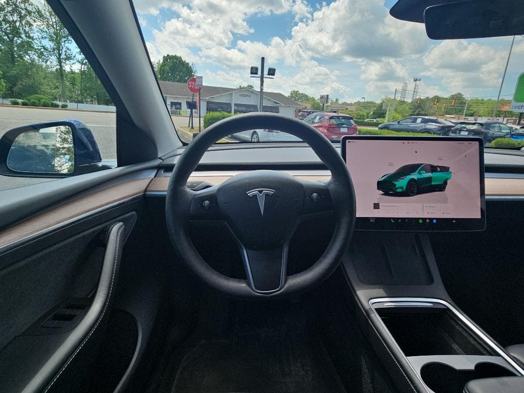 2023 Tesla Model Y view 6