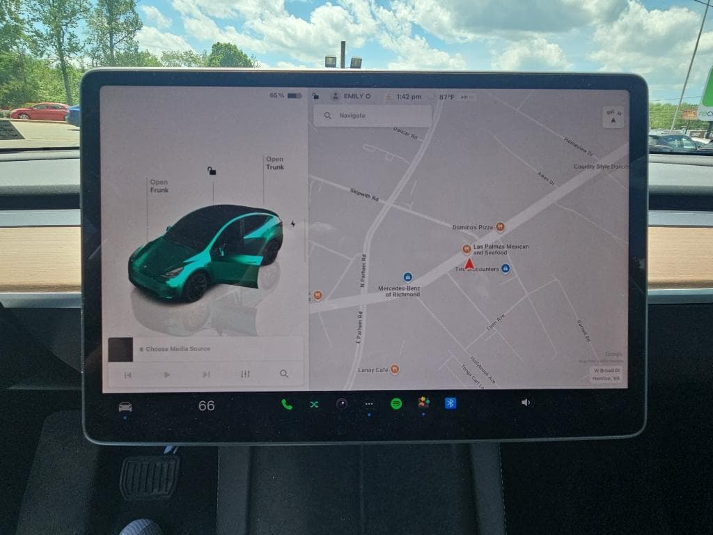 2023 Tesla Model Y view 8