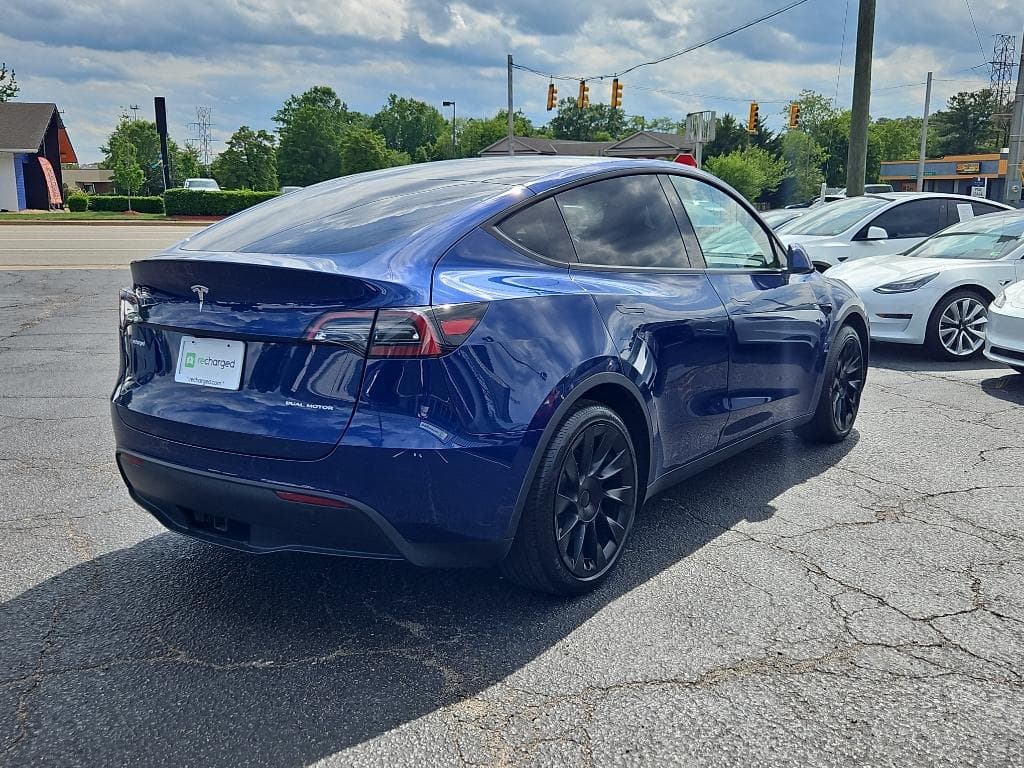 2023 Tesla Model Y view 3