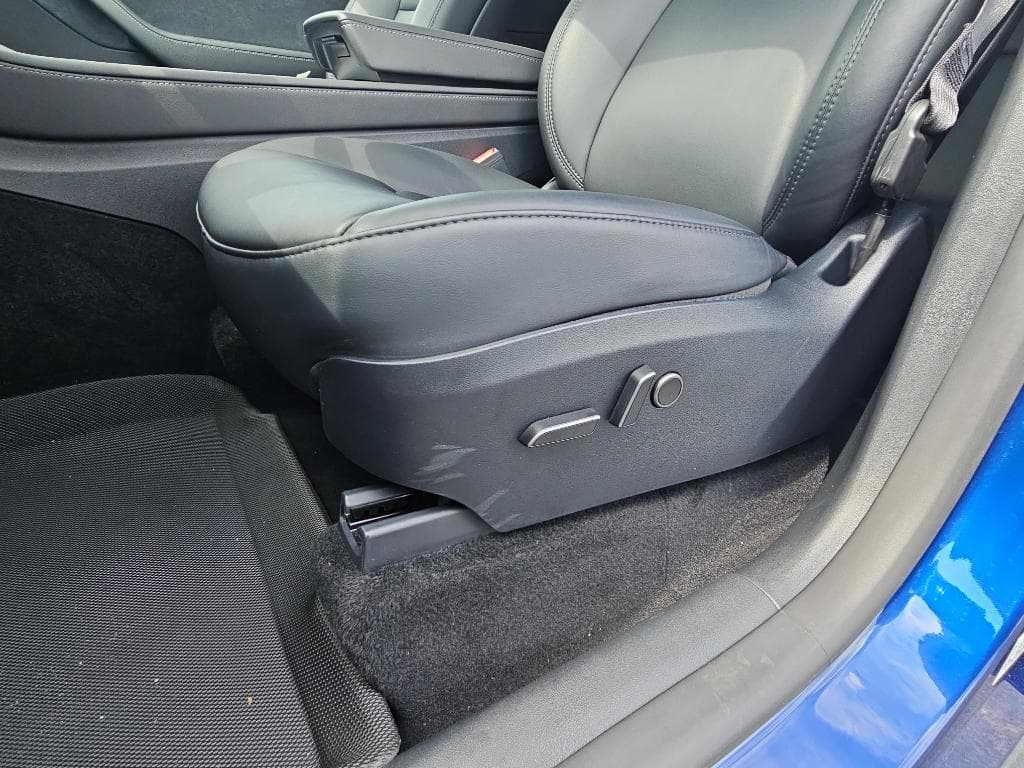 2023 Tesla Model Y view 7
