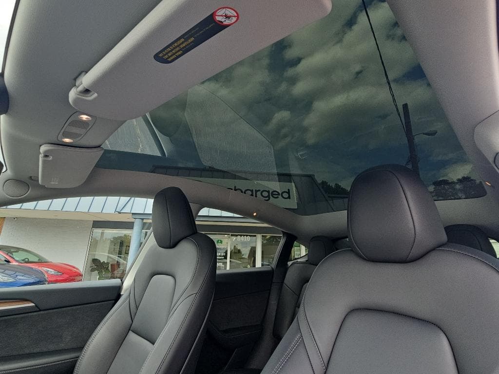 2023 Tesla Model Y view 16