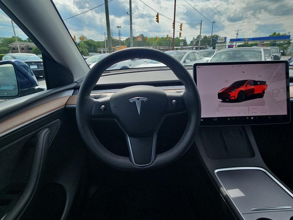 2023 Tesla Model Y view 8