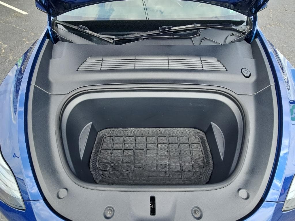 2023 Tesla Model Y view 20