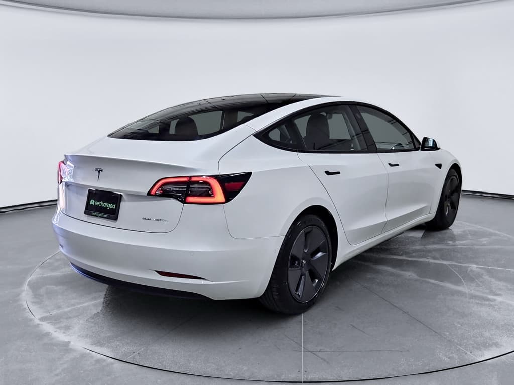 2021 Tesla Model 3 view 3