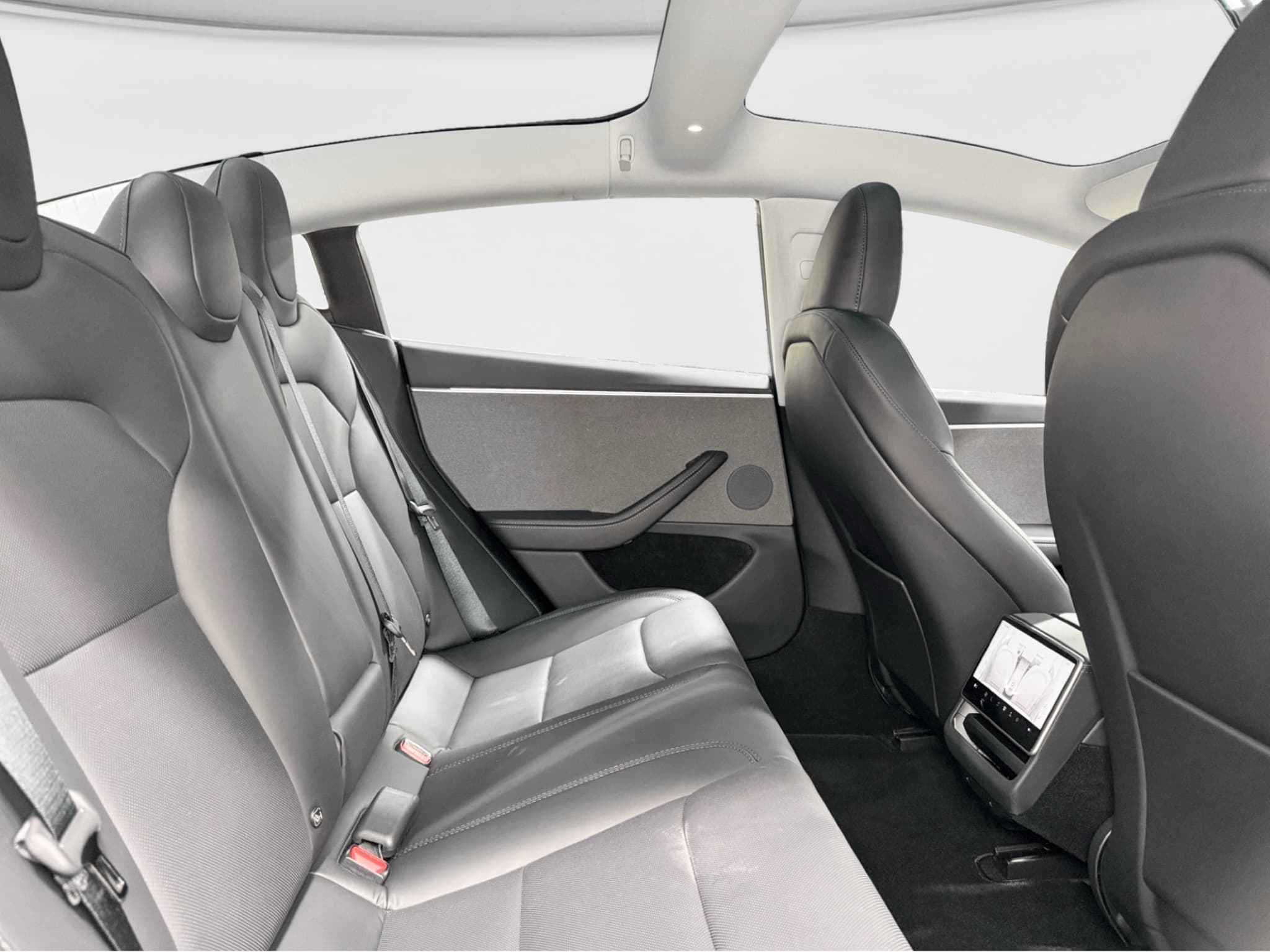 2025 Tesla Model 3 view 21