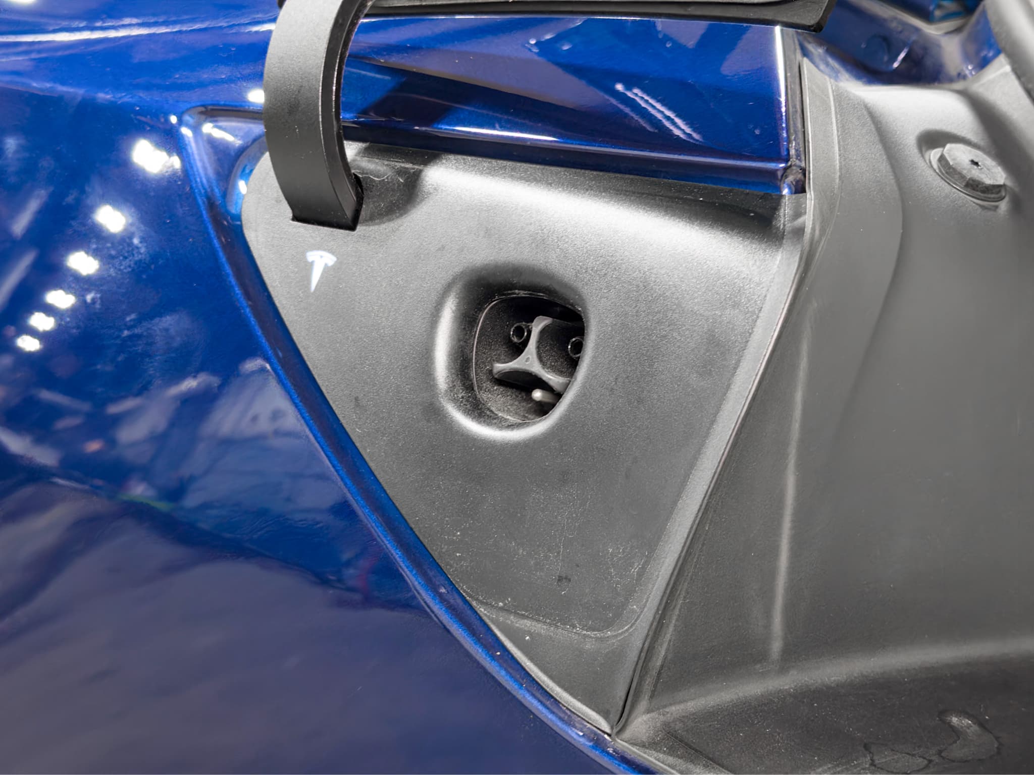2025 Tesla Model 3 view 5