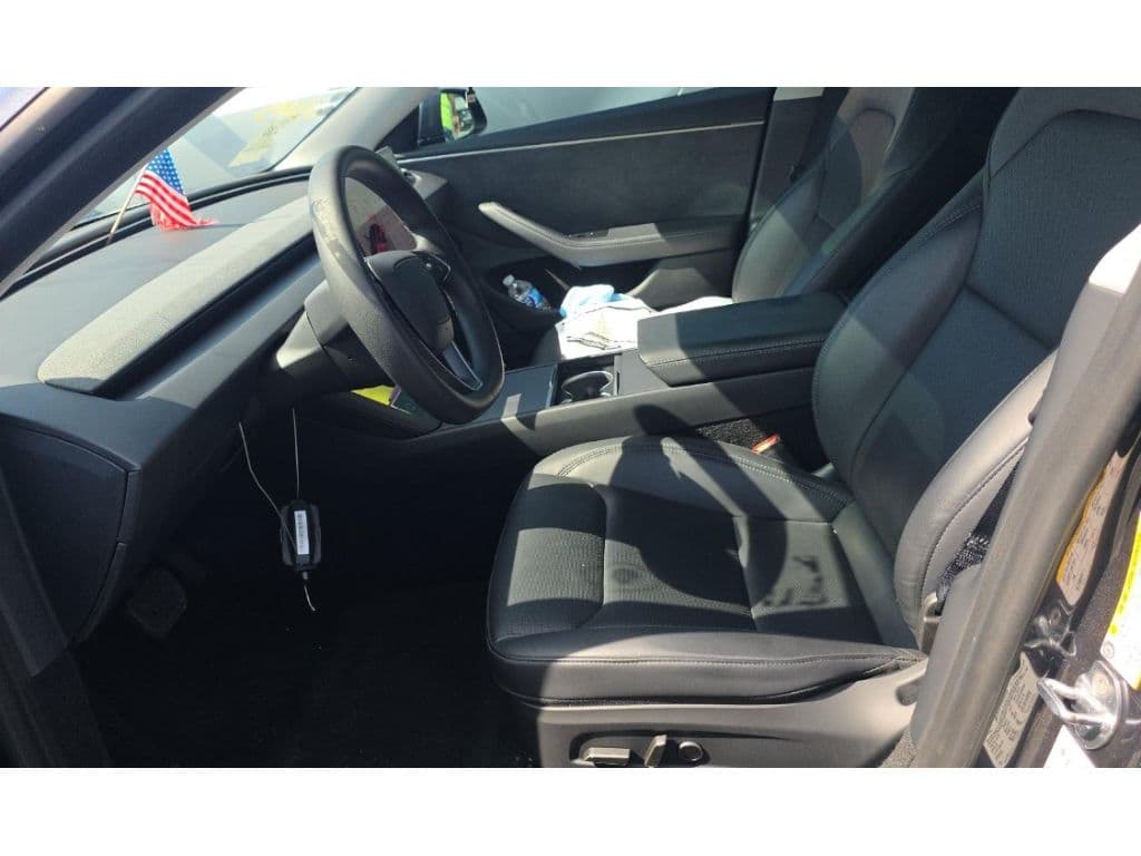 2025 Tesla Model 3 view 5
