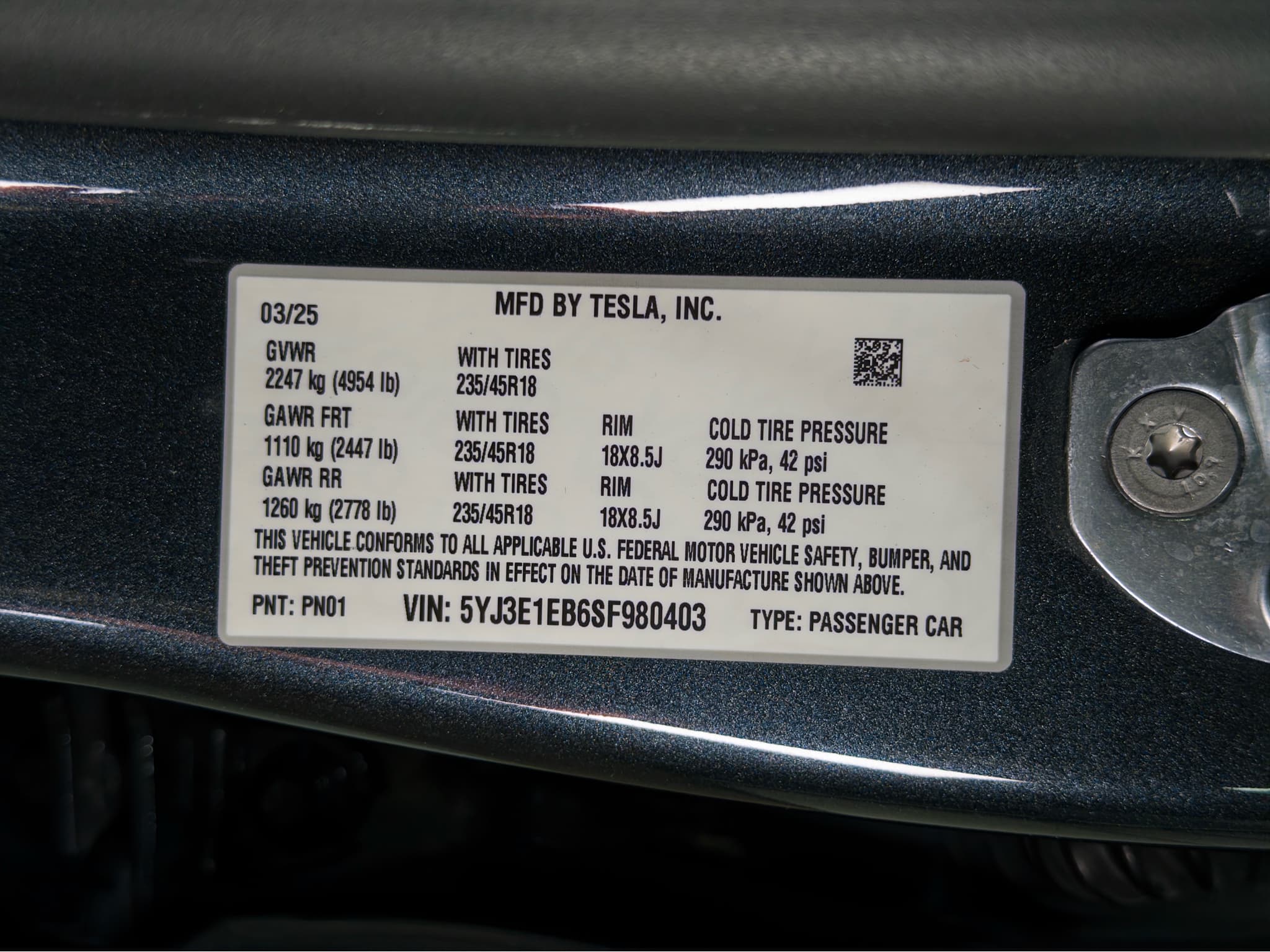 2025 Tesla Model 3 view 27