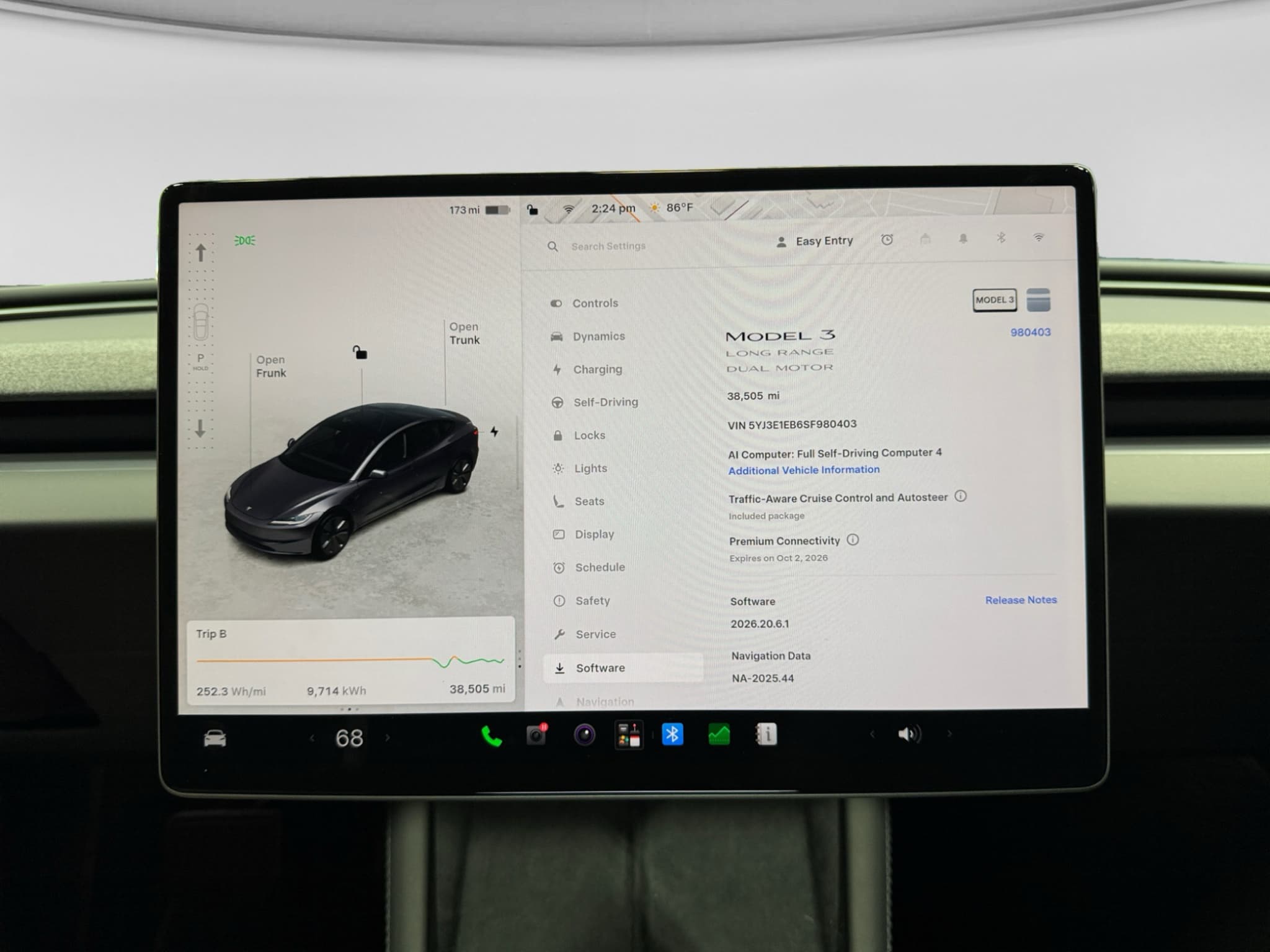 2025 Tesla Model 3 view 10