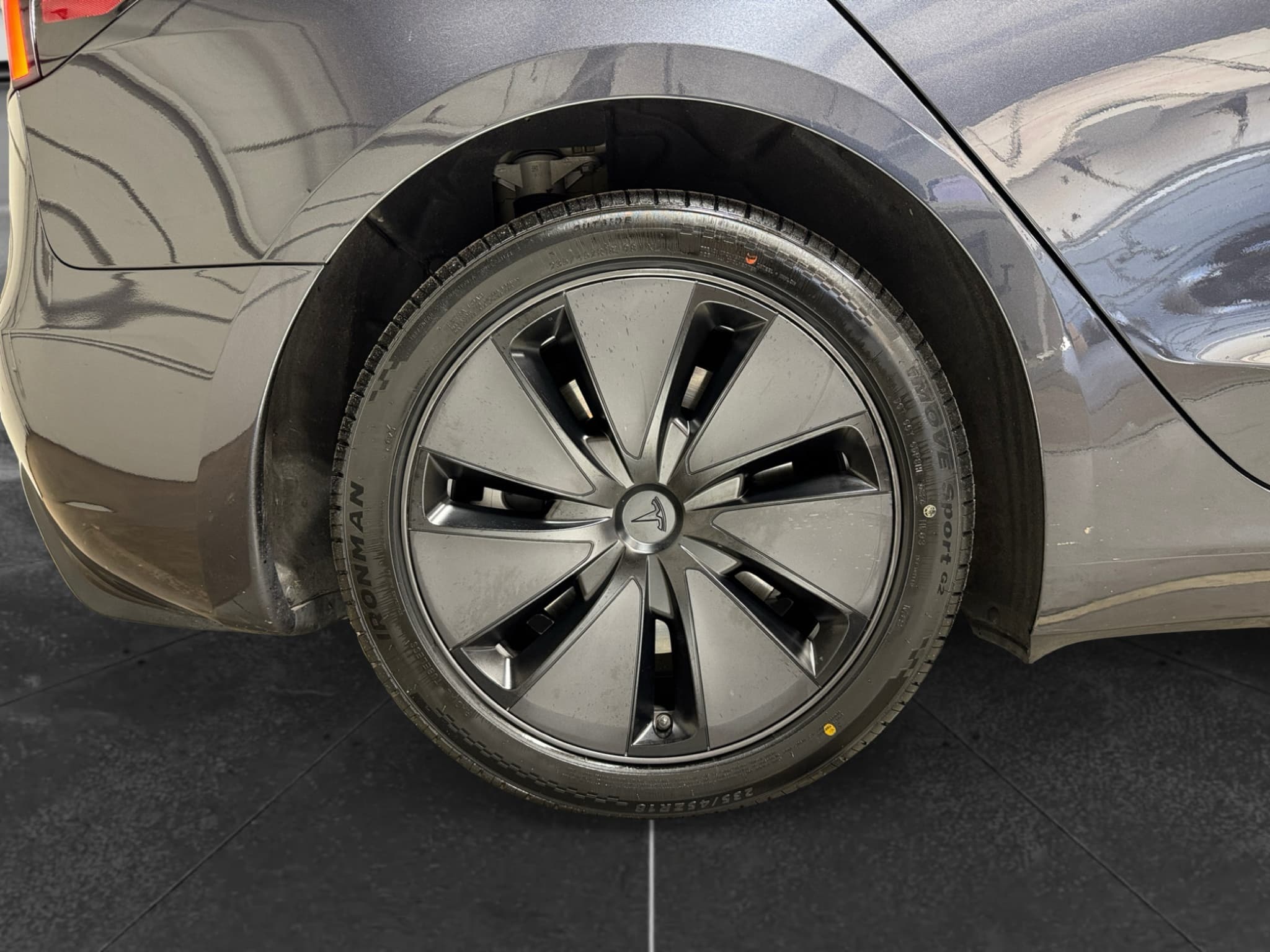 2025 Tesla Model 3 view 33
