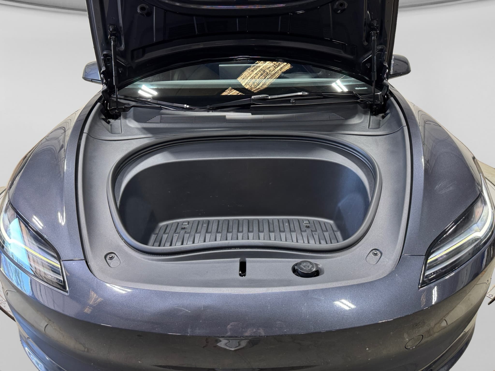 2025 Tesla Model 3 view 23