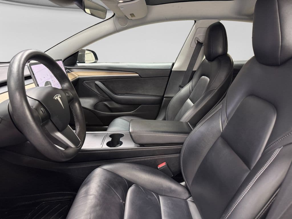 2021 Tesla Model 3 view 9