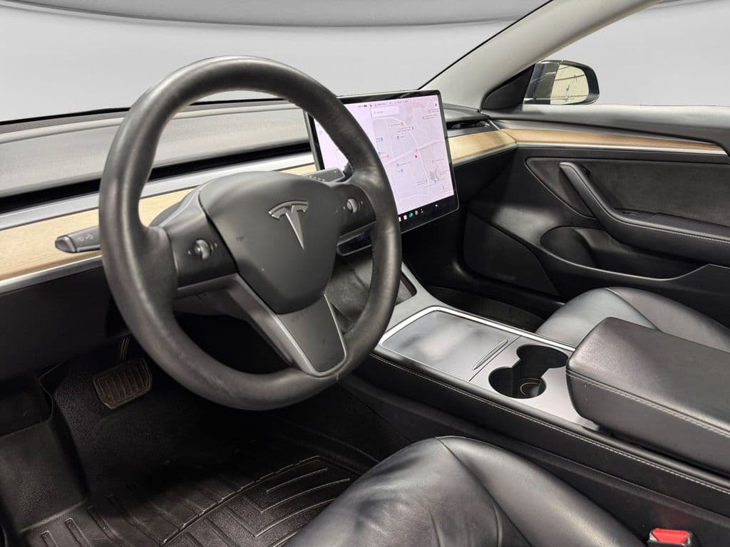 2021 Tesla Model 3 view 16