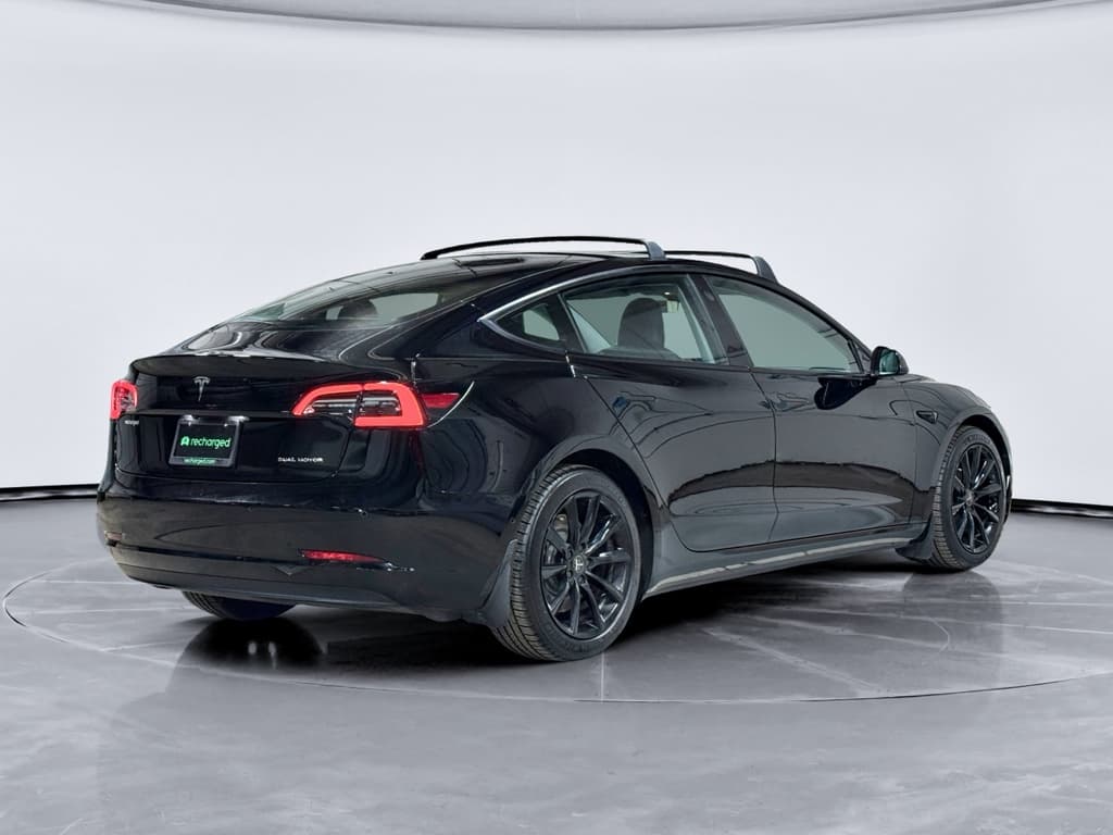 2021 Tesla Model 3 view 3