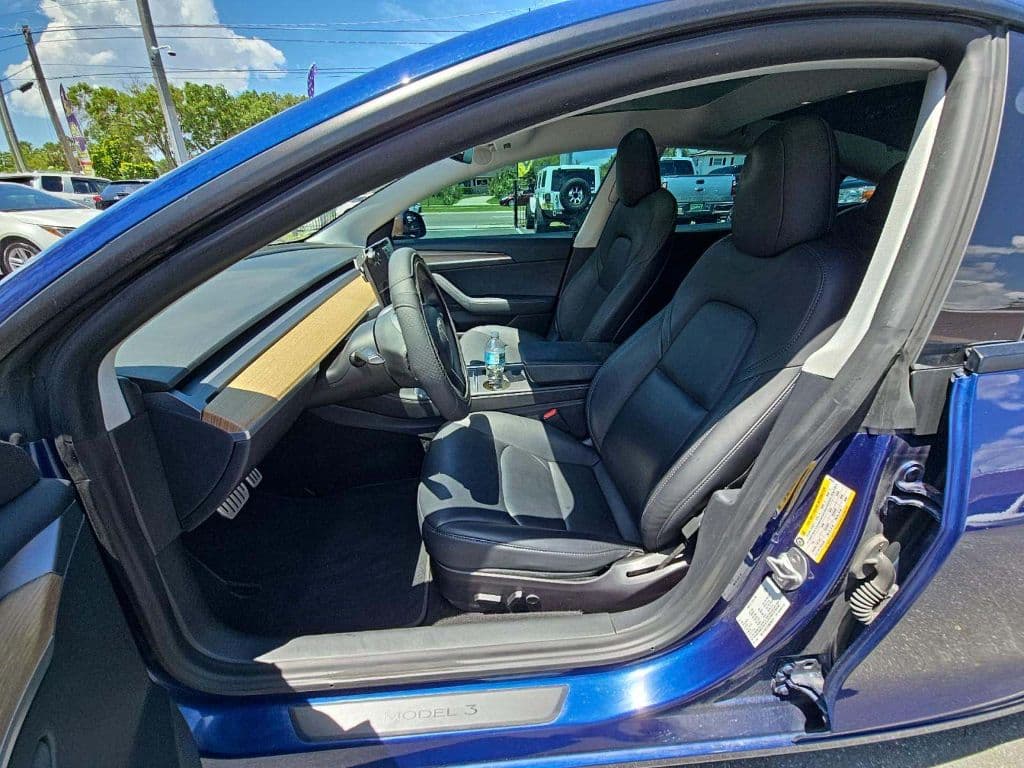 2021 Tesla Model 3 view 5