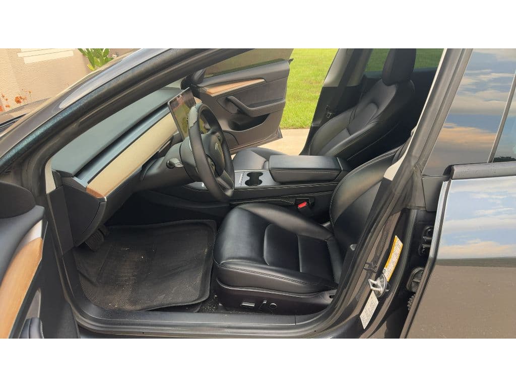 2021 Tesla Model 3 view 4