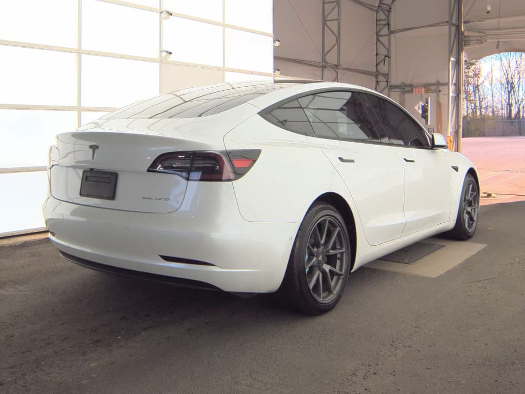 2021 Tesla Model 3 view 3