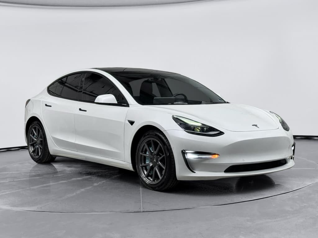 2021 Tesla Model 3 view 4