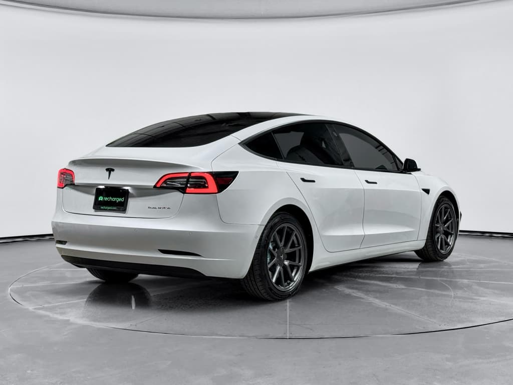 2021 Tesla Model 3 view 3
