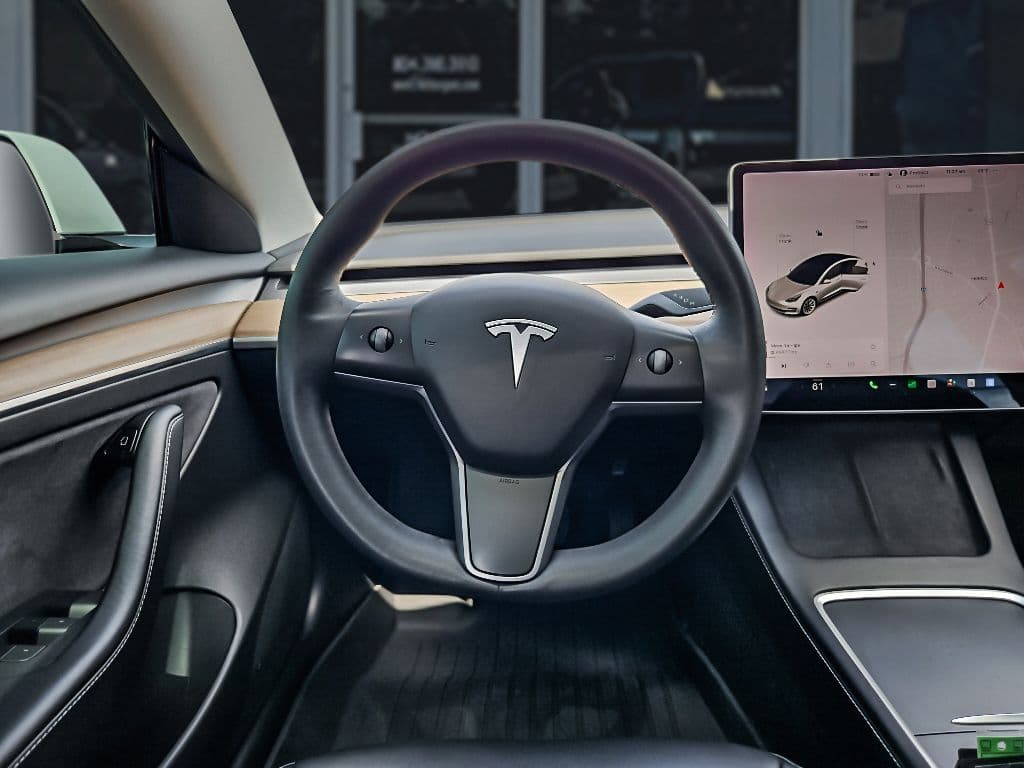 2021 Tesla Model 3 view 8